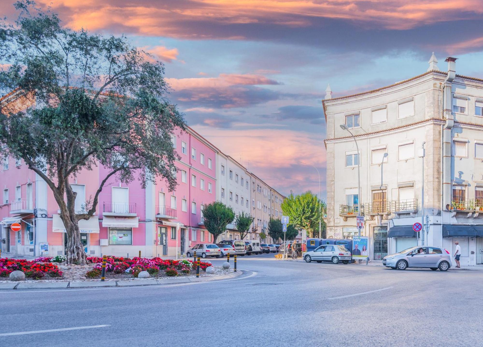 April Square By Lisbon With Sintra Hotel Amadora Exterior photo